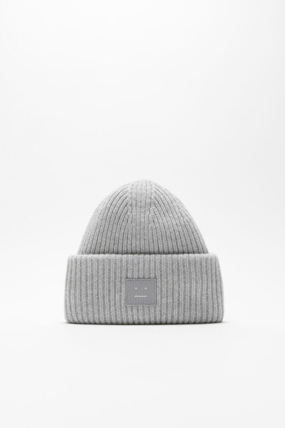 (image for) Minimalistic Large face logo beanie